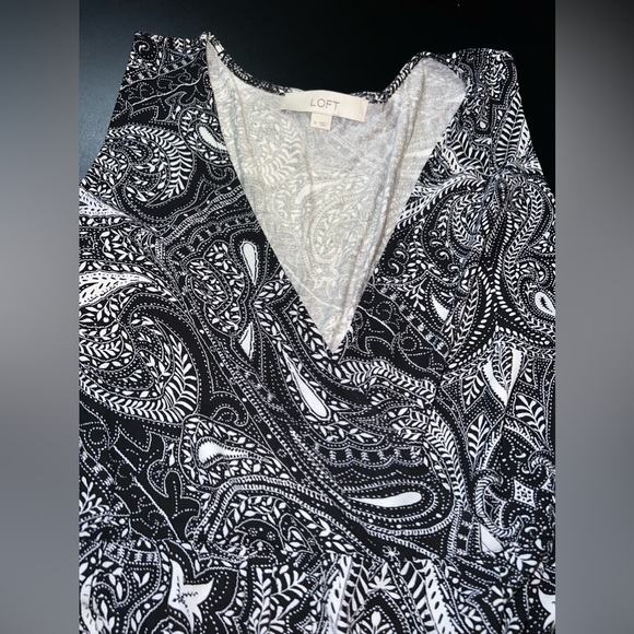 LOFT Paisley Empire Waist Faux Wrap Front Peplum Hem Tank Size Medium EUC - Picture 3 of 6